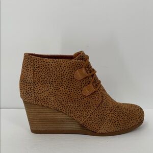 TOMS Kala wedge ankle boots booties lace-up Cheetah suede shoe brown new 6.5